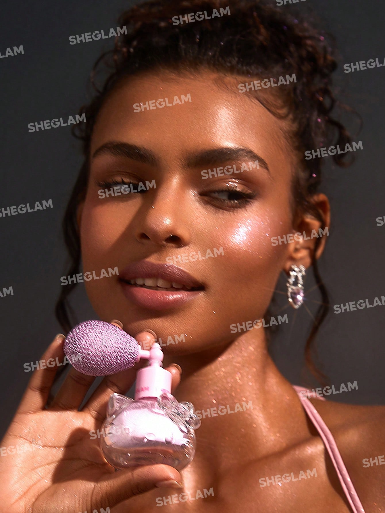 sheglam x hello kitty bow utiful highlighting body mist kitty glow sheglam x hello kitty bow utiful highlighting body mist kitty glow